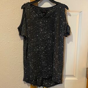 Rock & Republic Black Speckled Cold Shoulder Top